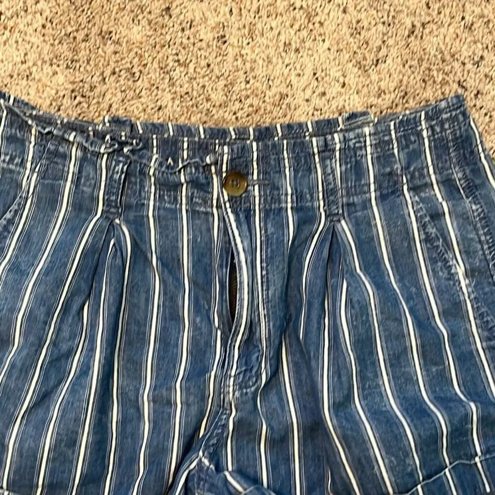 American Eagle Striped High Rise Pleated Mom Shorts Size 8